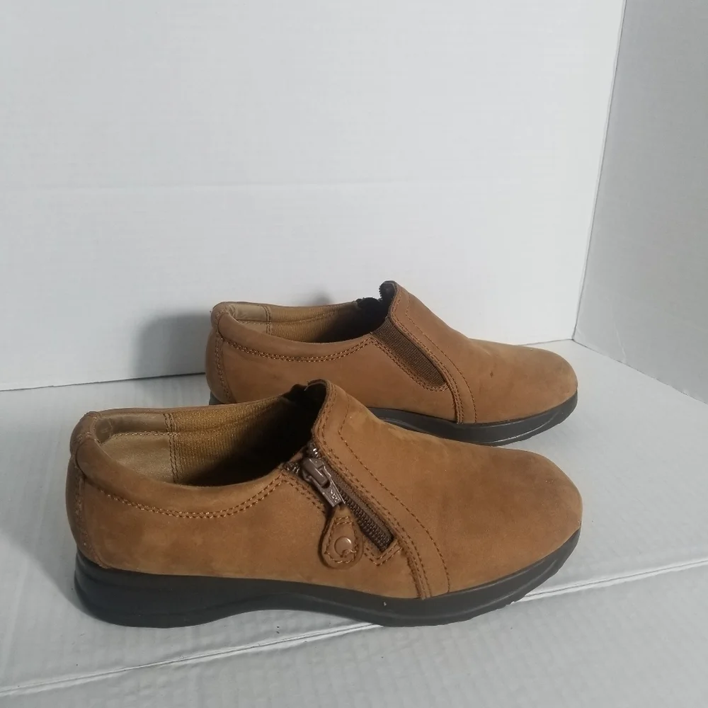 NATURALIZER WOMEN'S LEATHER LOAFERS SIZE 7